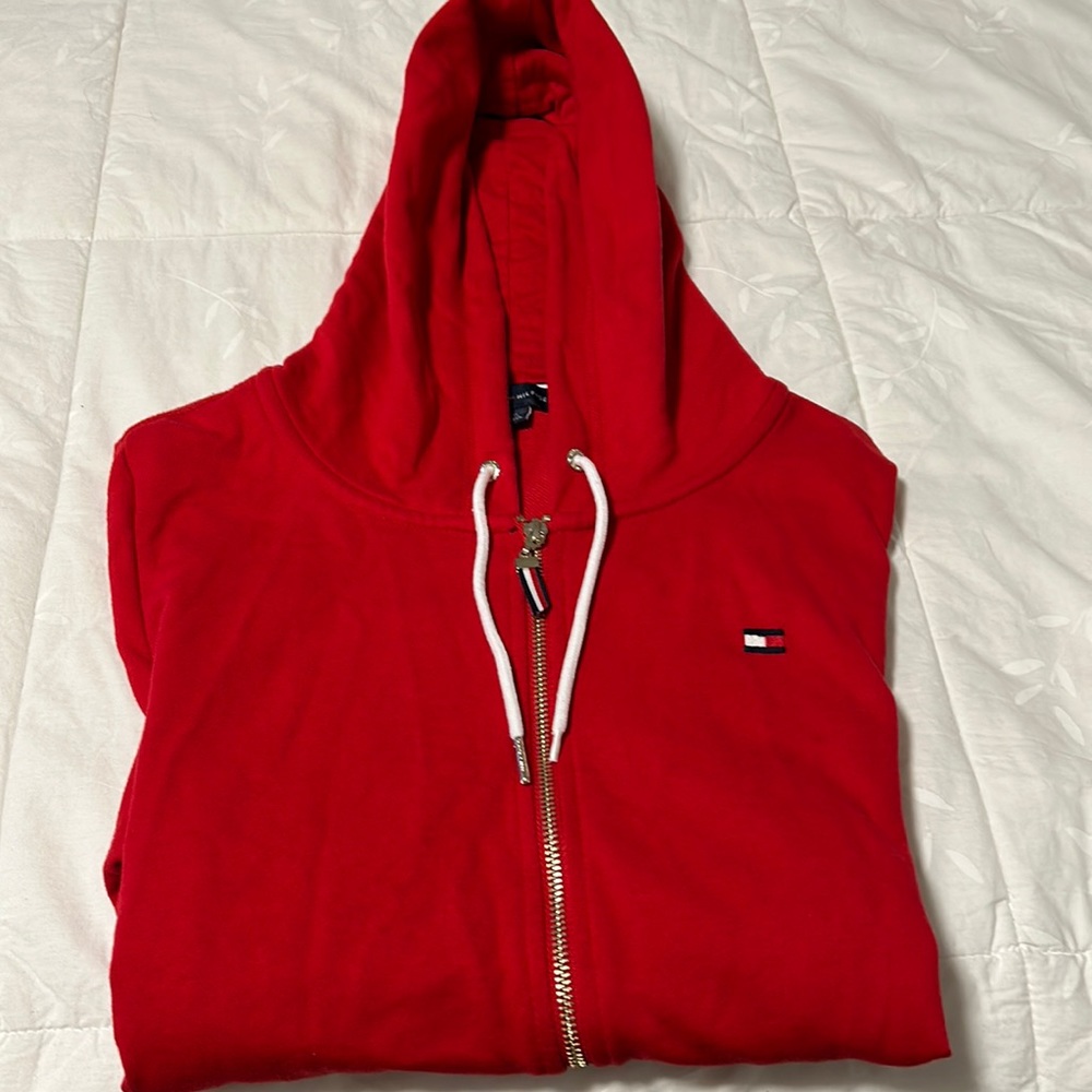 Tommy H sweatshirt.